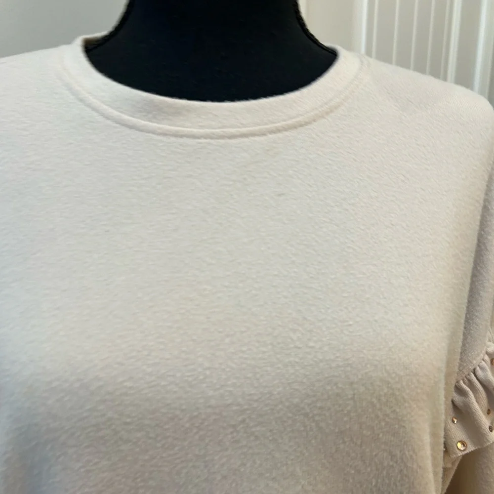 Women’s Cream‎ Ruffle Sleeve Sweatshirt Pullover Size Large